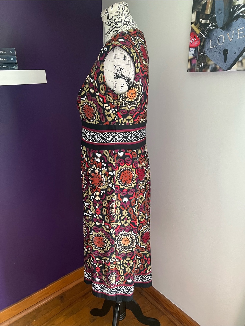 7 for $30 Liz Claiborne V-Neck Sleeveless Dress in Red Floral Geo Print - Picture 6 of 8